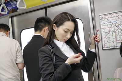 痴漢電車 〜痴漢待ちの美人OL〜